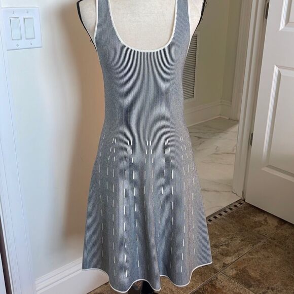 Theory Dresses & Skirts - So sexy Theory stretch Knit dress.